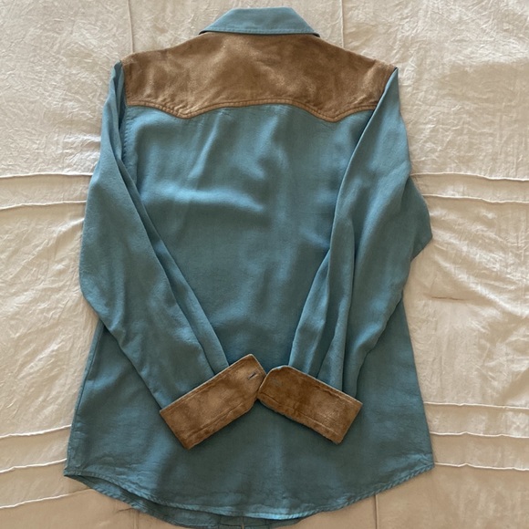 Madison Creek Button Down Shirt - Picture 2 of 4